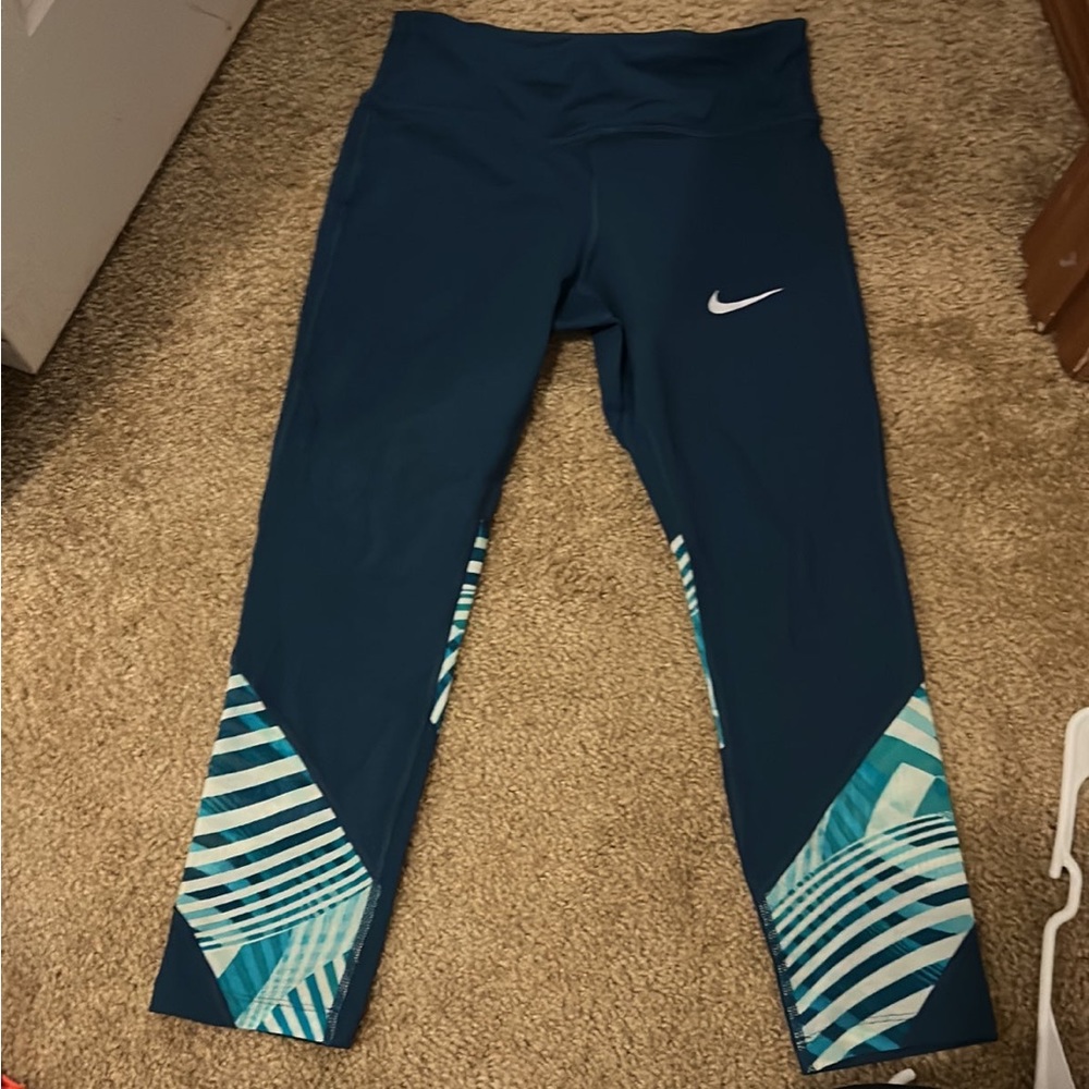 Small Nike leggings